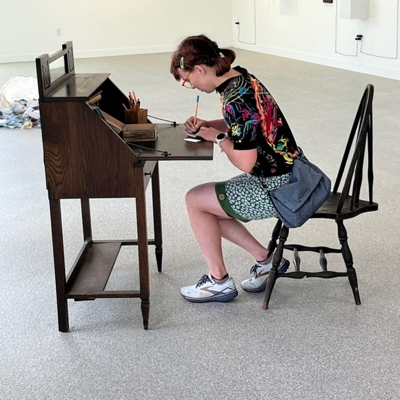 Meet your Posher, Laura - Picture 5 of 6